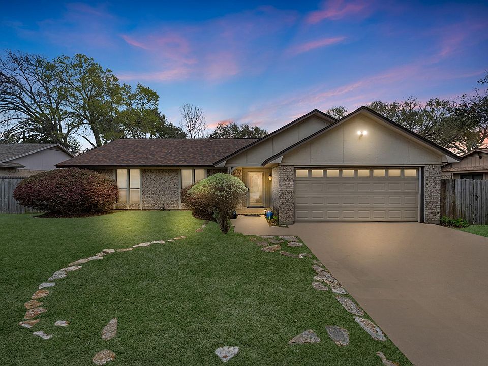 1st image of 1505 Blake Dr