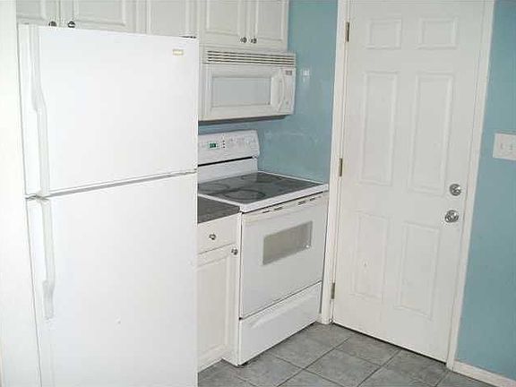 3rd image of 4209 Illinois St