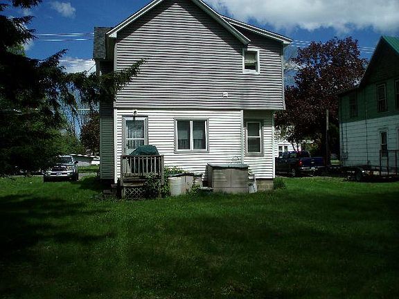 3rd image of 109 Lister Ave