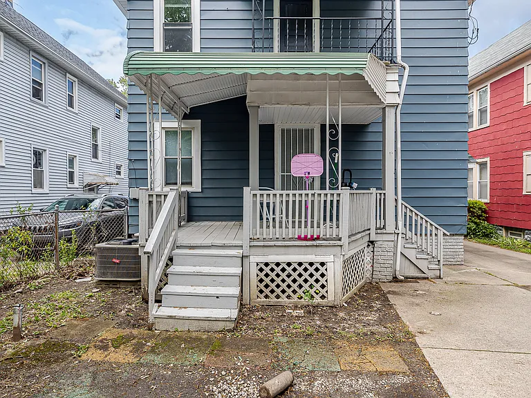 2135 W 105th St — Photo 18