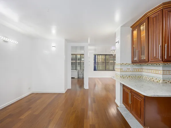 161 West 61st Street image 1 of 32