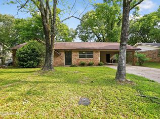 148 York Dr, Jackson, MS 39209