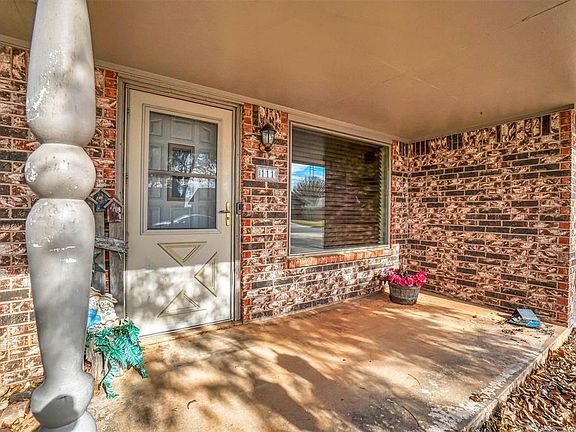 4th image of 111 Mitchell Dr