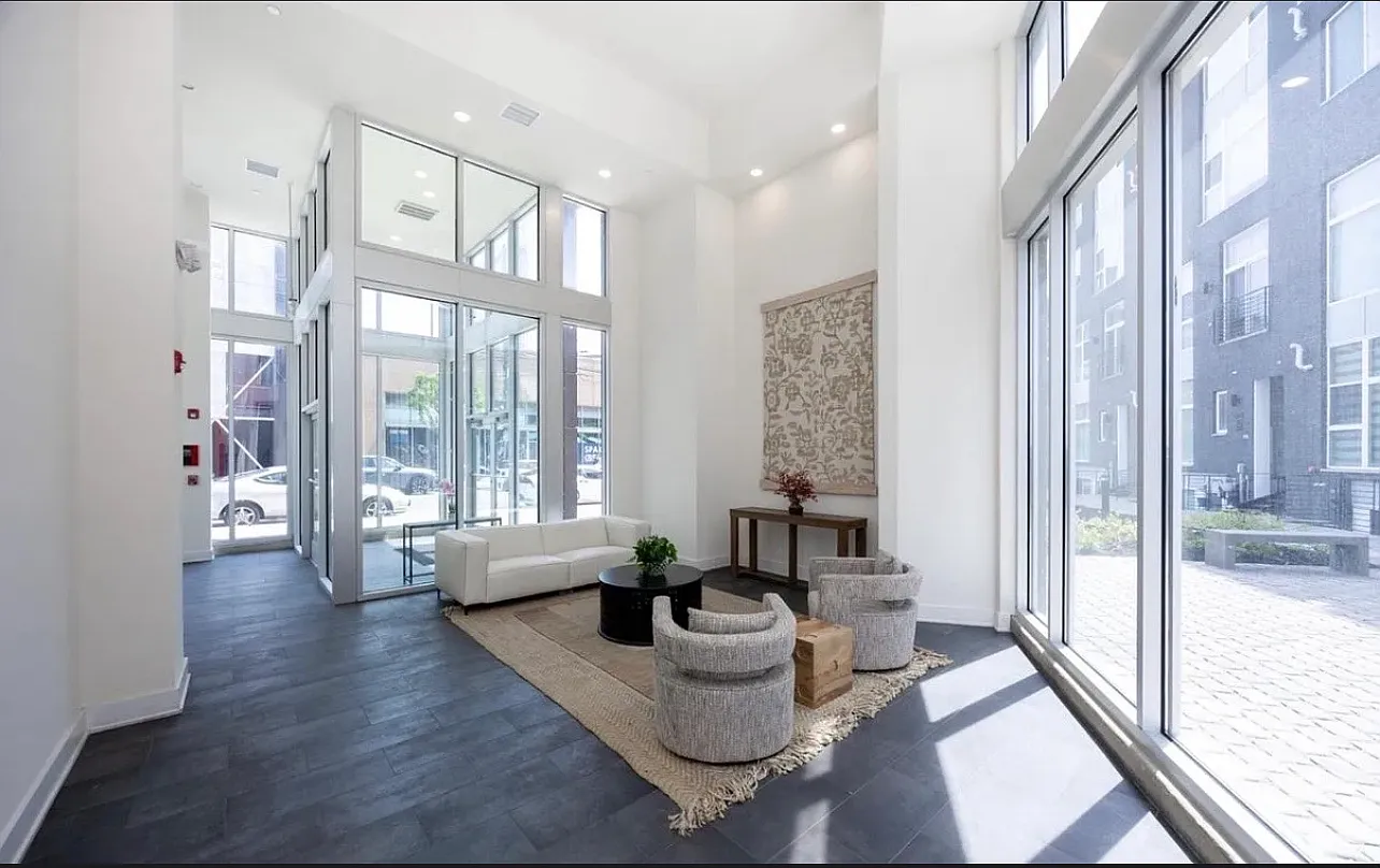 2 bed, 1045 sqft, $2,500 — Photo 1