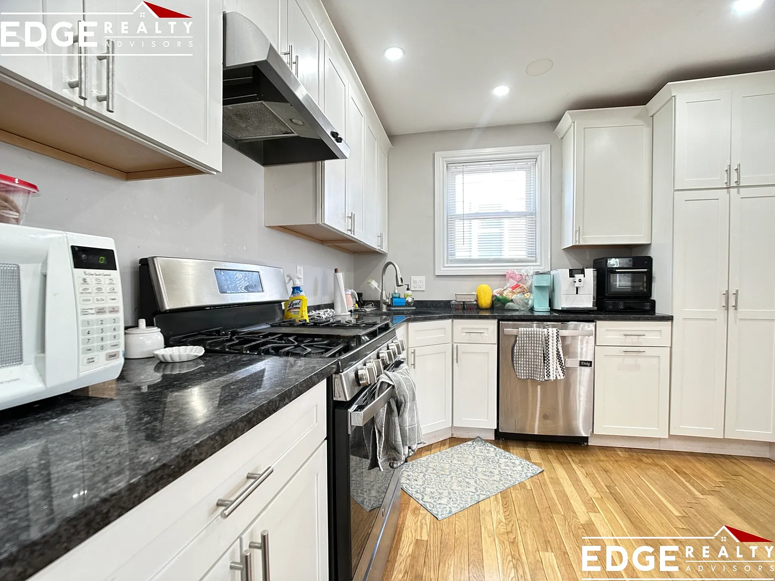 5 bed, 2000 sqft, $7,200 — Photo 2