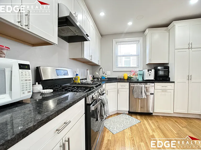 14 Glenmont Rd #2 — Photo 2