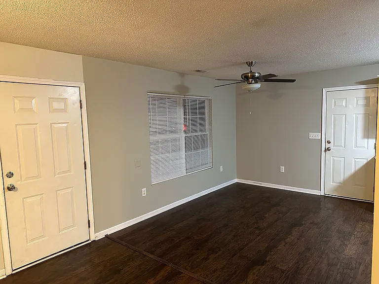 145 Evvalane Dr #A — Photo 6