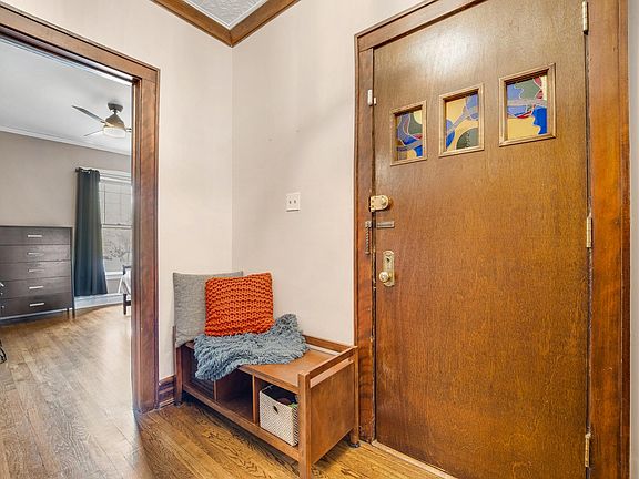 3rd image of 6552 N Glenwood Ave APT 1N