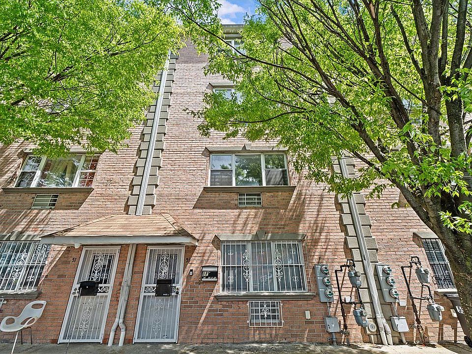 1st image of 53 Woods Pl