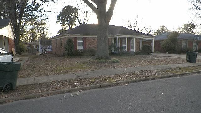 2nd image of 2877 Churchill St