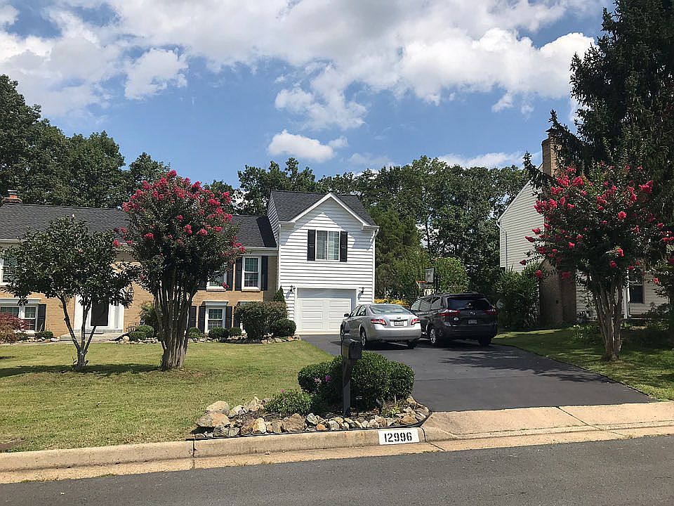 2nd image of 12996 Hampton Forest Ct