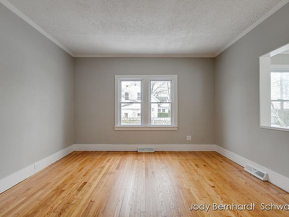 4th image of 532 Pleasant Home Ct