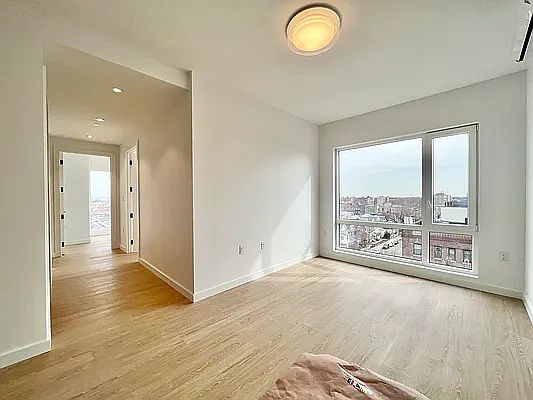 4th image of 333 Linden Blvd #3M