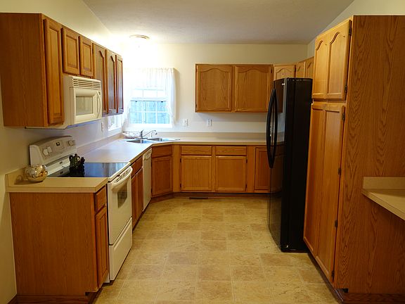 3rd image of 349 Wonder Lake Dr
