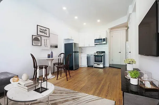 Rented by MOTION New York | media 8