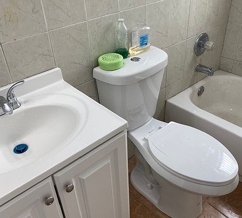 3rd image of 609 20th St Unit E