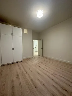 Rented by Peter R. Hungerford, LREB | media 34