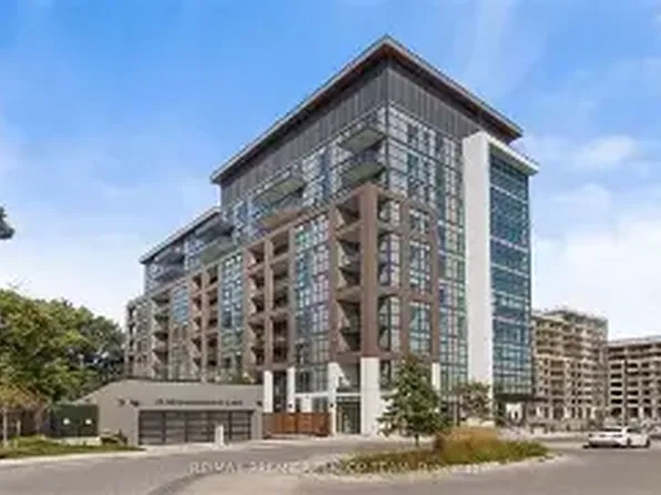 25 Neighbourhood Ln #104, Toronto, ON M8Y 0C4