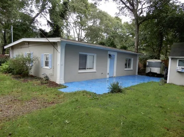 14 Bee Ln, Barnstable, MA 02630