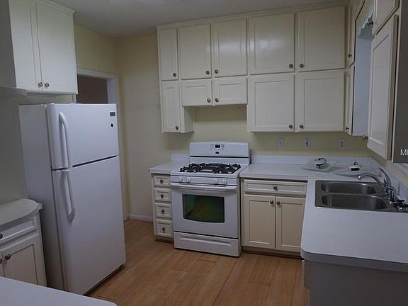 5th image of 400 Minnehaha Trl