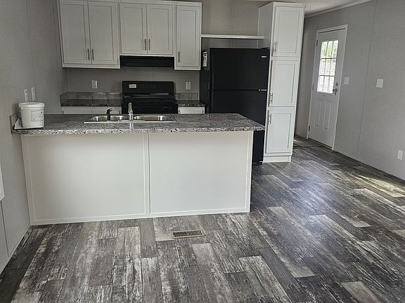 3rd image of 3859 Butternut Dr #63