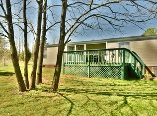 1142 Foxlaire Dr, Denver, NC 28037