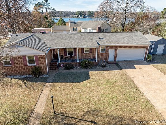 3rd image of 7058 Wellford Ln
