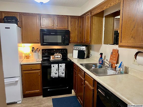 4th image of 667 Briarstone Dr