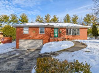 7123 Garrison Rd, Windsor Heights, IA 50324