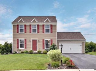215 Stone Creek Dr, York, PA 17406