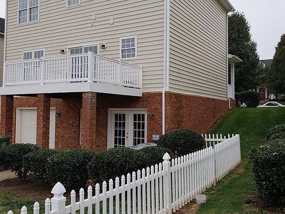 3rd image of 1039 Cranberry Ct