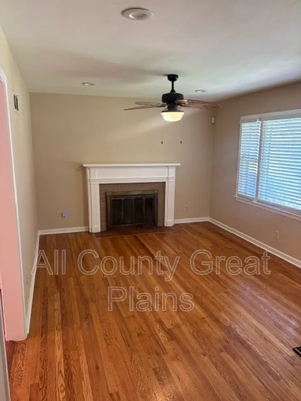 3 bed, 2.0 bath, $1,995 — Photo 4