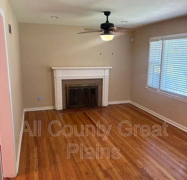 6101 W 58th St — Photo 4