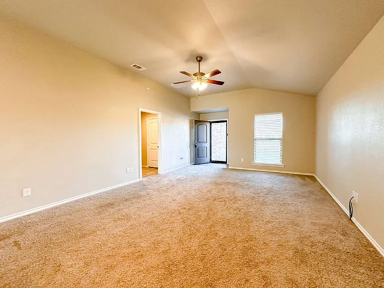 10423 Waverly Ave — Photo 6