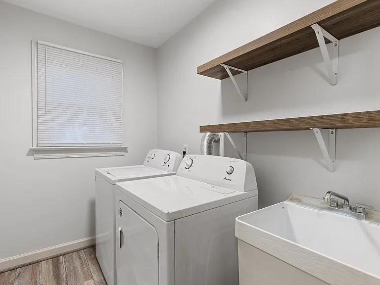 5008 Wood Valley Dr — Photo 23
