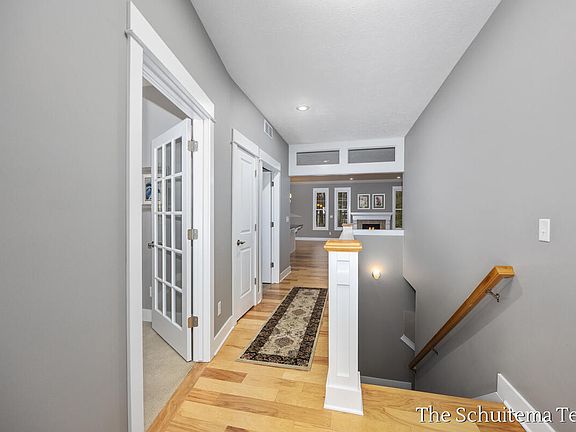 3rd image of 16981 Pickett Ln
