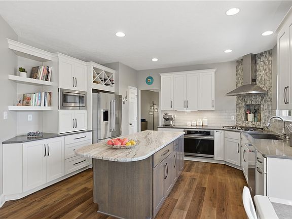 4th image of 103 Woodcrest Pl