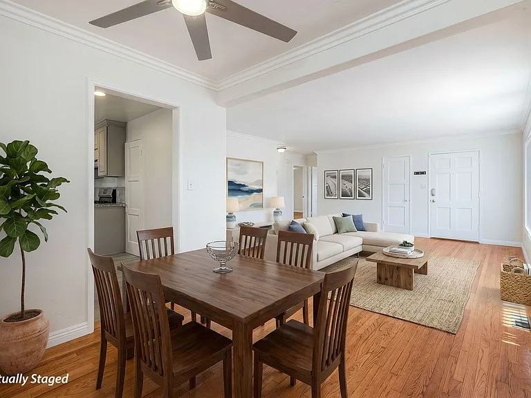 8800 Hayes St — Photo 2