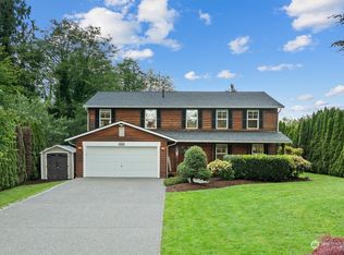 8520 NE 142nd St, Kirkland, WA 98034