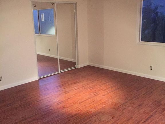 3rd image of 18333 Hatteras St Unit 119