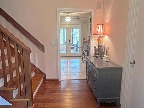 3rd image of 3959 Cotswold Dr