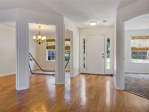 5th image of 130 Shadowlake Dr