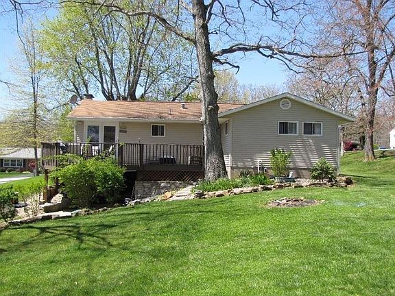 3rd image of 204 Woodland Dr