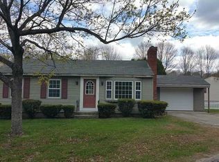 5 Halsey Rd, Woonsocket, RI 02895