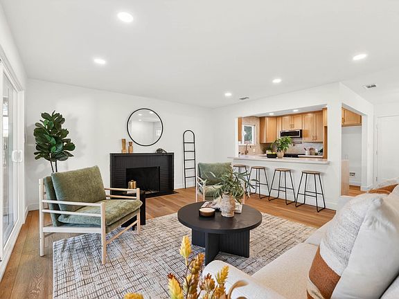 4th image of 2513 Butano Dr