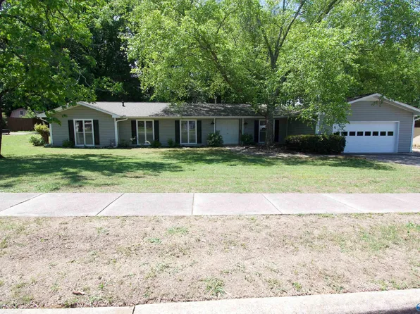 8010 Valley Bend Dr SE, Huntsville, AL 35802