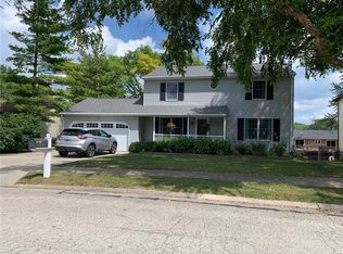 2840 S Forrest Green Dr, Decatur, IL 62521