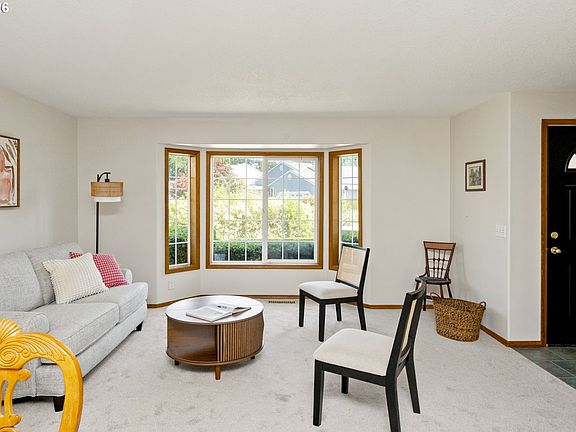 3rd image of 2391 N Kamiakan Dr
