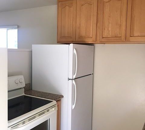 4th image of 1500 S Claremont St APT D