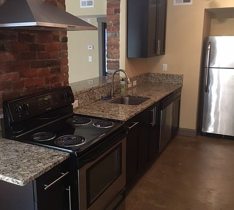 5th image of 321 W Franklin St #1